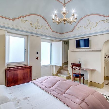 Bed and Breakfast Palazzo Stunis - Dimora Di Charme Остуни Экстерьер фото