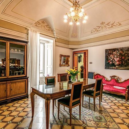 Bed and Breakfast Palazzo Stunis - Dimora Di Charme Остуни Экстерьер фото