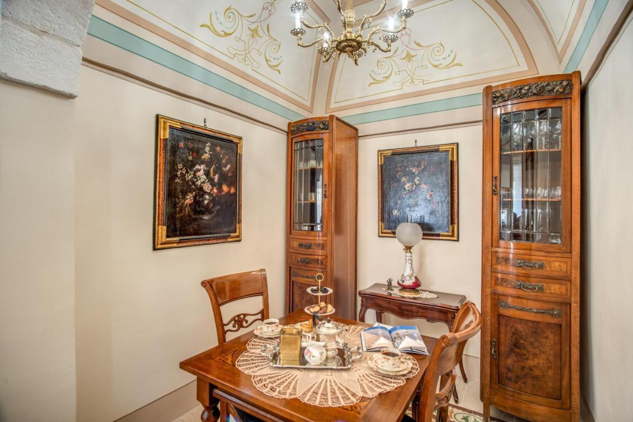 Bed and Breakfast Palazzo Stunis - Dimora Di Charme Остуни Экстерьер фото