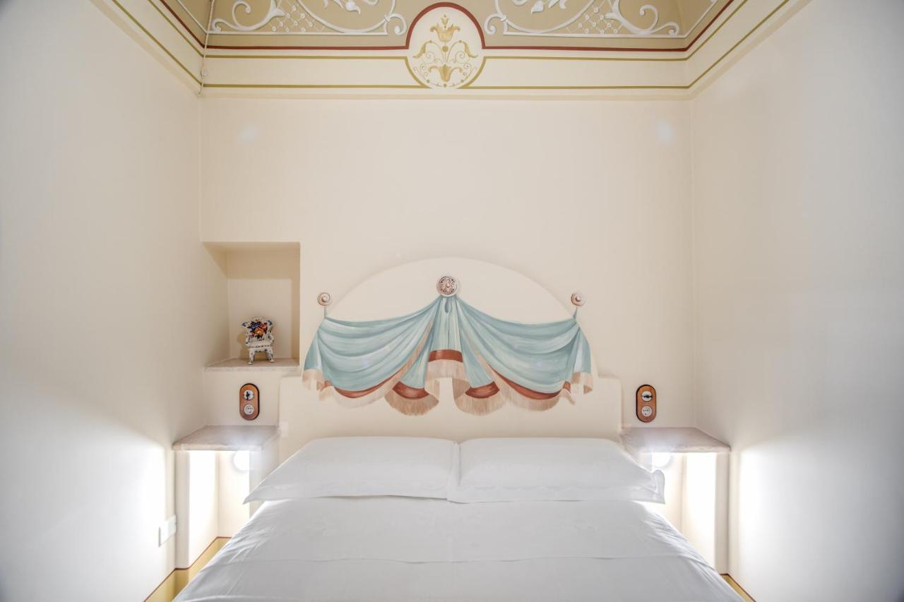 Bed and Breakfast Palazzo Stunis - Dimora Di Charme Остуни Экстерьер фото