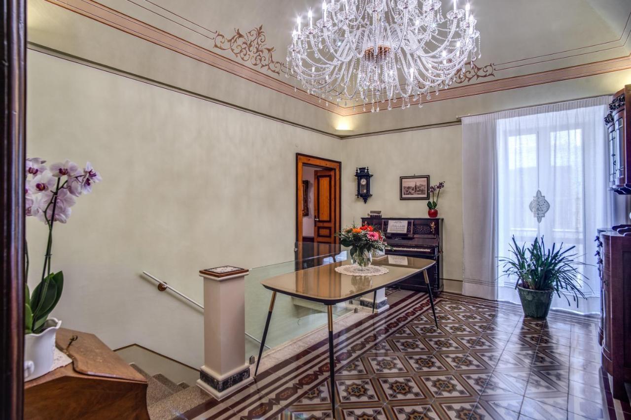Bed and Breakfast Palazzo Stunis - Dimora Di Charme Остуни Экстерьер фото