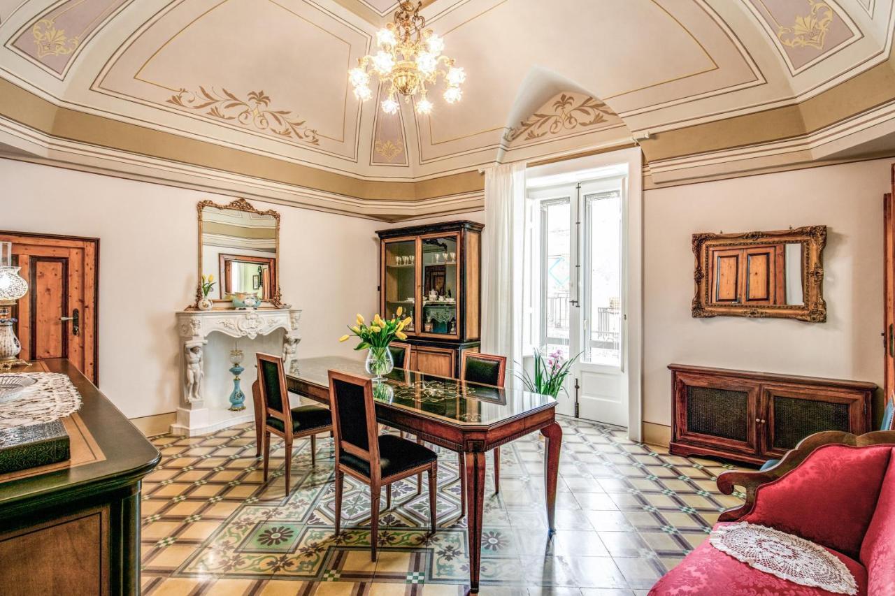 Bed and Breakfast Palazzo Stunis - Dimora Di Charme Остуни Экстерьер фото