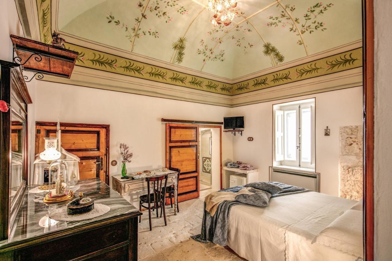 Bed and Breakfast Palazzo Stunis - Dimora Di Charme Остуни Экстерьер фото