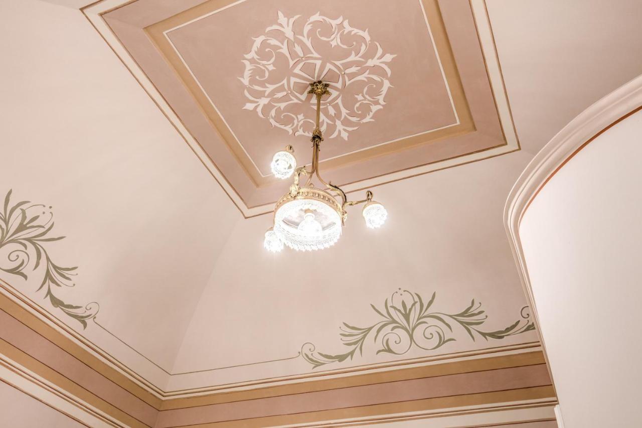 Bed and Breakfast Palazzo Stunis - Dimora Di Charme Остуни Экстерьер фото