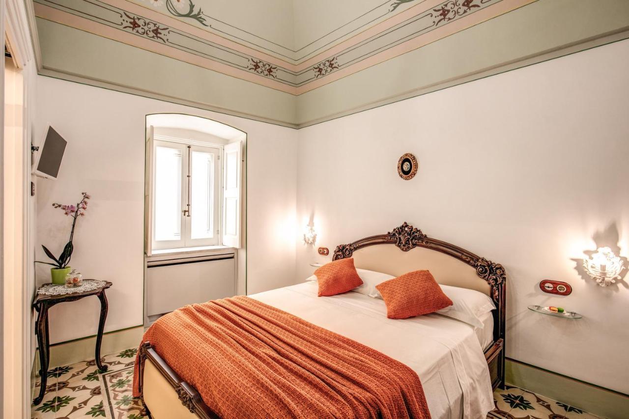 Bed and Breakfast Palazzo Stunis - Dimora Di Charme Остуни Экстерьер фото