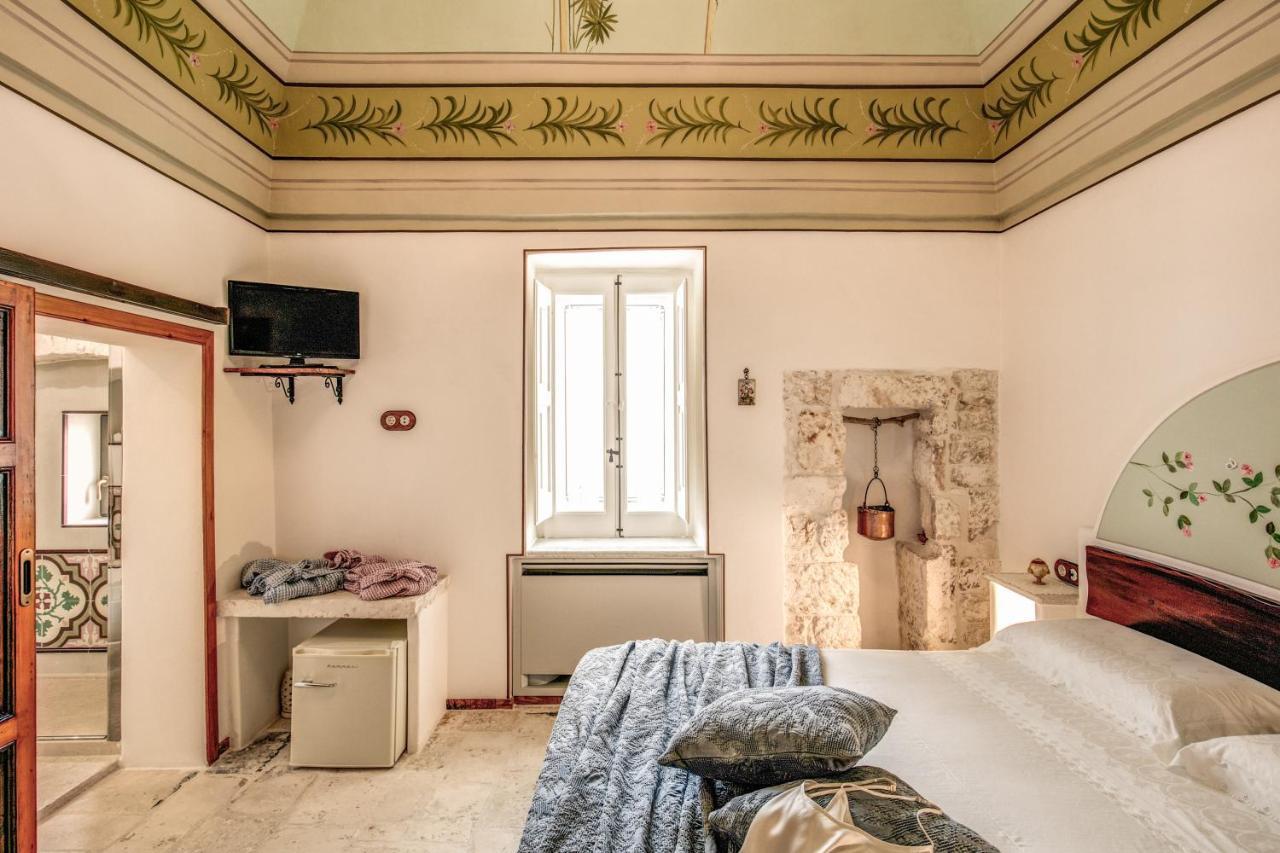 Bed and Breakfast Palazzo Stunis - Dimora Di Charme Остуни Экстерьер фото